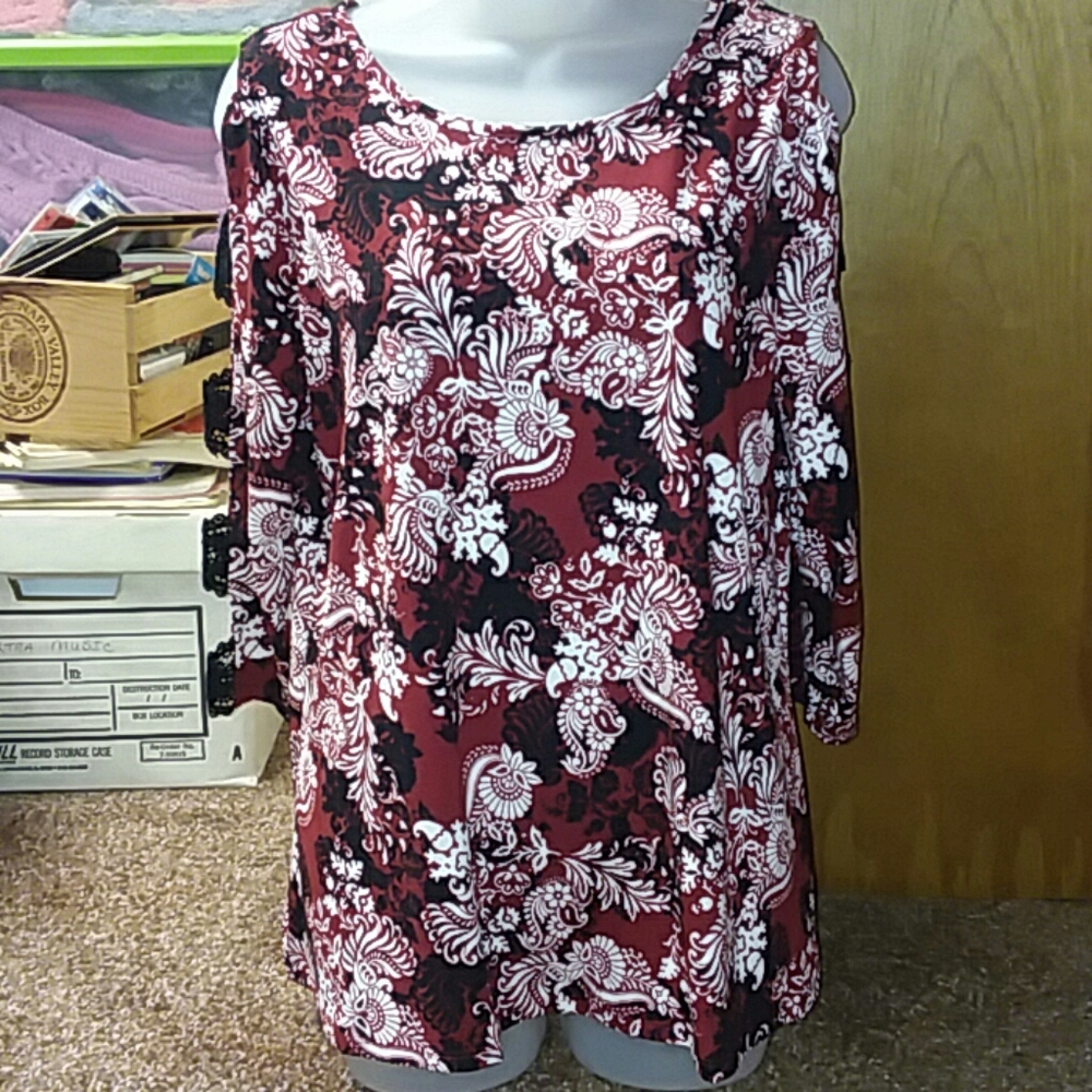 Cold shoulder adult medium top